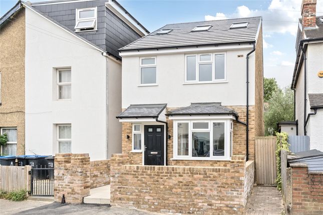 Pyne Road, Surbiton KT6 3 bed detached house for sale