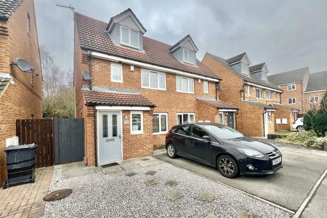 Kingfisher Drive, Wombwell, Barnsley... 3 bed semi