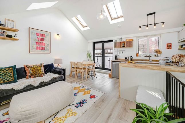 Well Street, London E9 1 bed house for sale