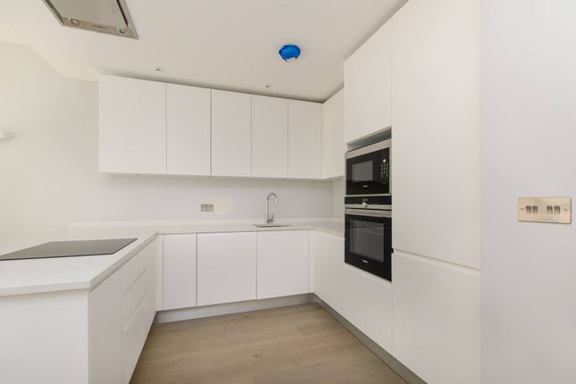 Southern Row, Ladbroke Grove, London... 2 bed flat for sale