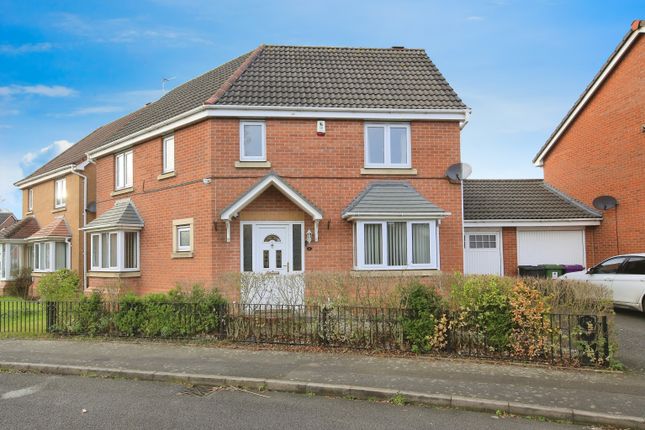 4 bed link detached house