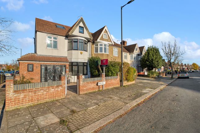 Ridge Road, Winchmore Hill, N21 3 bed end of terrace house for sale