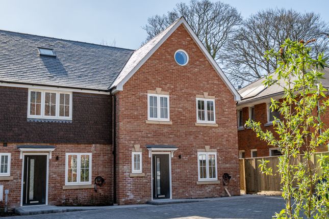 4 bedroom end of terrace house for sale