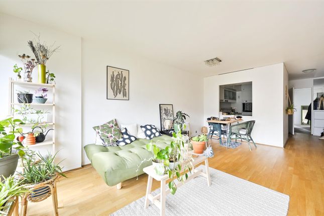 Defoe House, London EC2Y 2 bed apartment for sale