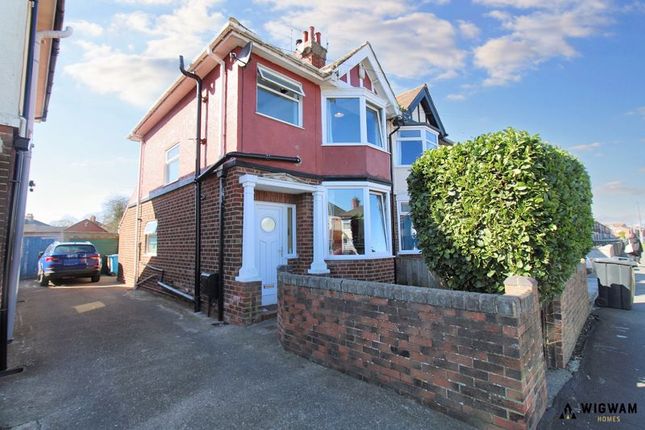 Oldstead Avenue, Hull, HU6 3 bed property for sale