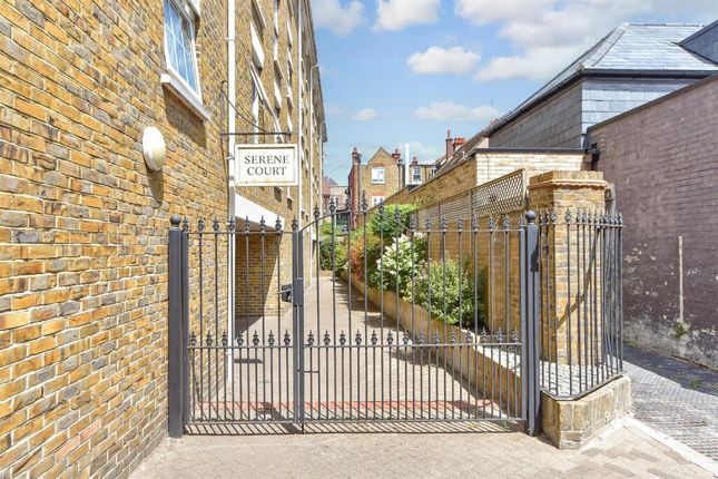 2 bed flat