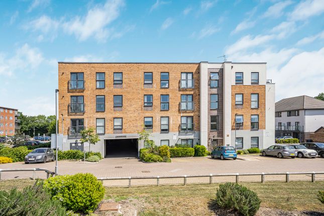 Duchess Court, Welwyn Garden City, AL7 2 bed flat for sale