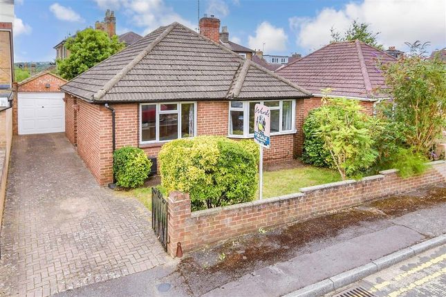 Newton Close, Maidstone, Kent 2 bed detached bungalow for sale