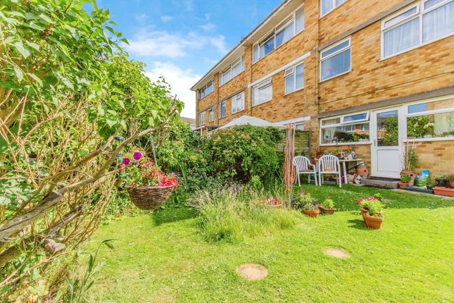 3 bed end terrace house