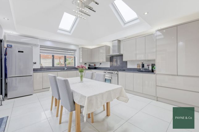 Wanstead Lane, ILFORD, IG1 7 bed terraced house for sale