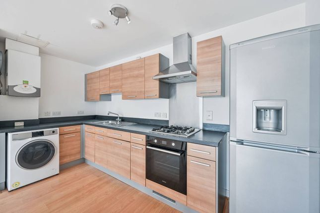 Tarves Way, Greenwich, London, SE10 2 bed flat for sale