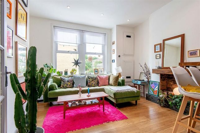 Teesdale Street, London E2 1 bed flat for sale