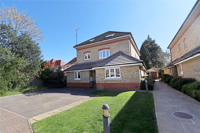 Tenbys, Woking GU22 2 bed maisonette for sale