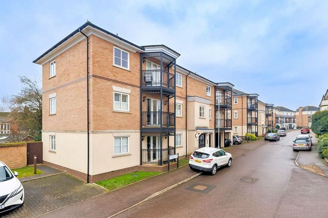 Buckingham Road, Epping 2 bed flat for sale