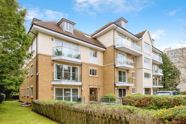 3 bedroom flat for sale