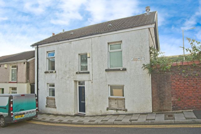 John Street, Porth CF39 3 bed detached house for sale