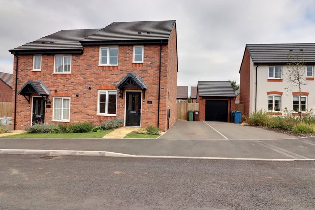 3 bedroom semi-detached house for sale