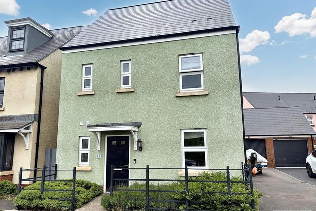 3 bed detached house