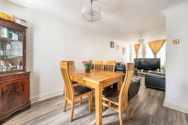 Landseer Avenue, Manor Park, London, E12 3 bed end of terrace house for sale