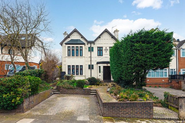 5 bed detached house