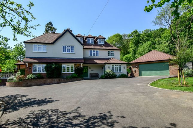 5 bed detached house