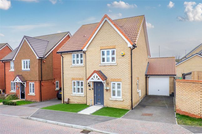 Songbird Crescent, Chattenden, Kent, ME3 4 bed detached house for sale