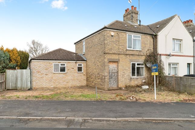 4 bedroom end of terrace house for sale