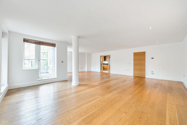 Charlwood House, 6 Strand Drive... 3 bed flat for sale