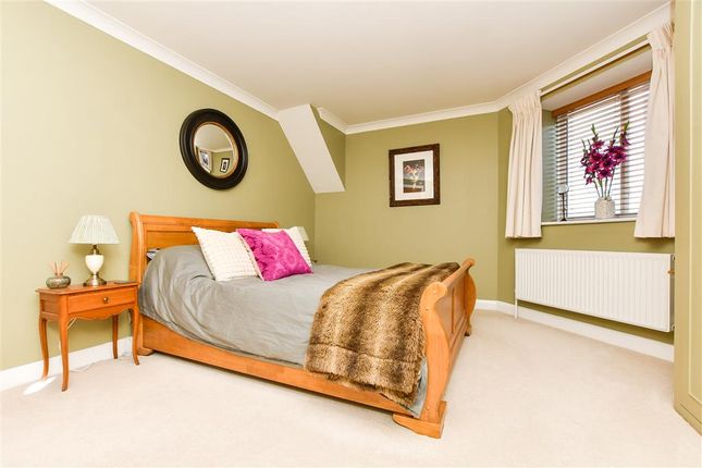 2 bed maisonette