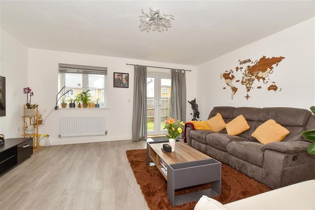 3 bed end terrace house