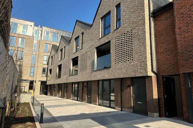 4 bed town house