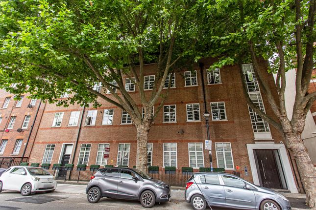 Halesworth Court, Bow, E3 3 bed flat for sale