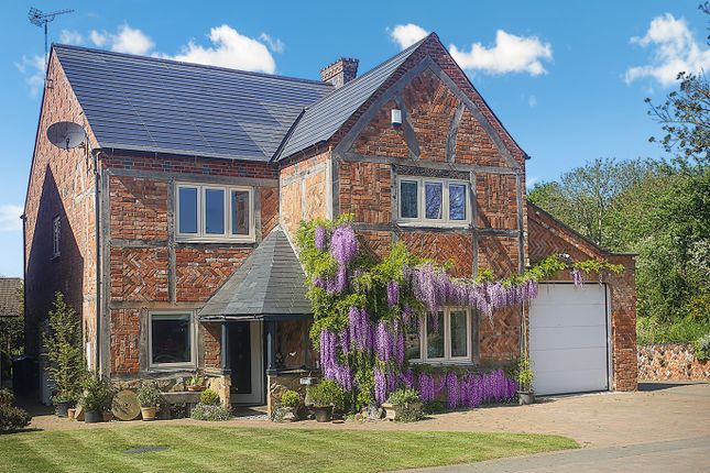 5 bed detached house