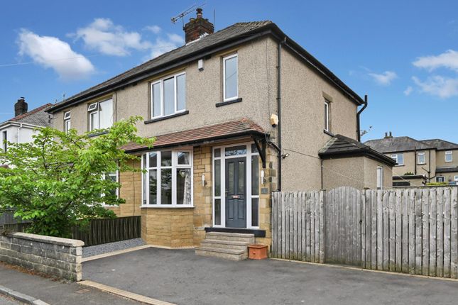 First Avenue, Rawdon, Leeds 3 bed semi