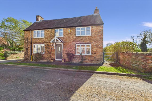 4 bed detached house