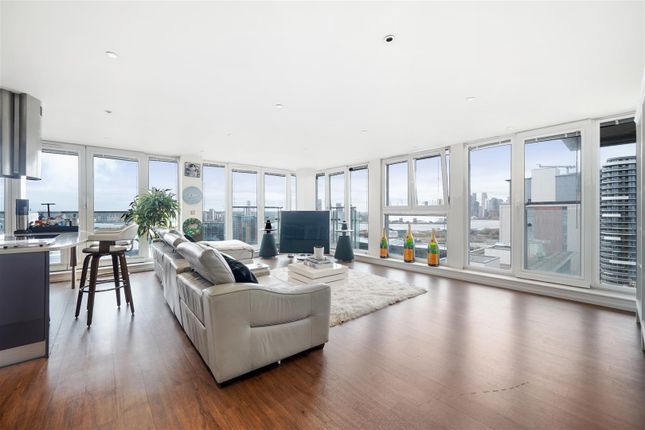 The Oxygen, Royal Victoria Dock, E16 2 bed penthouse for sale