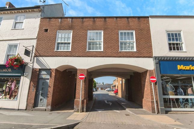 3 bedroom flat for sale