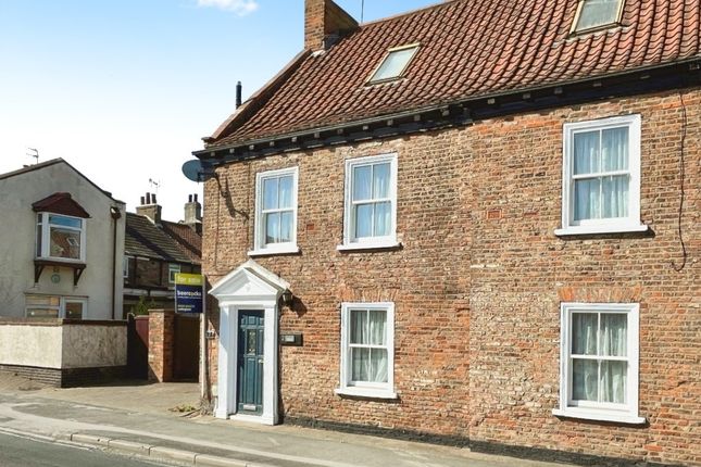 Newgate Street, Cottingham, HU16 4DT 4 bed semi