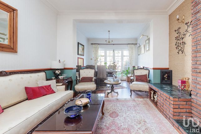 5 bed semi-detached house