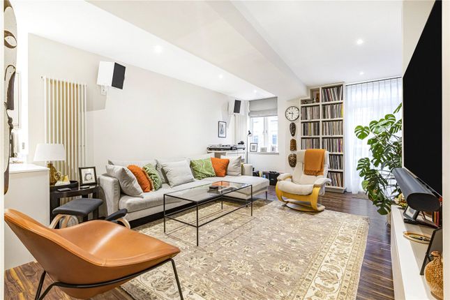 Goswell Road, London, EC1V 2 bed apartment for sale