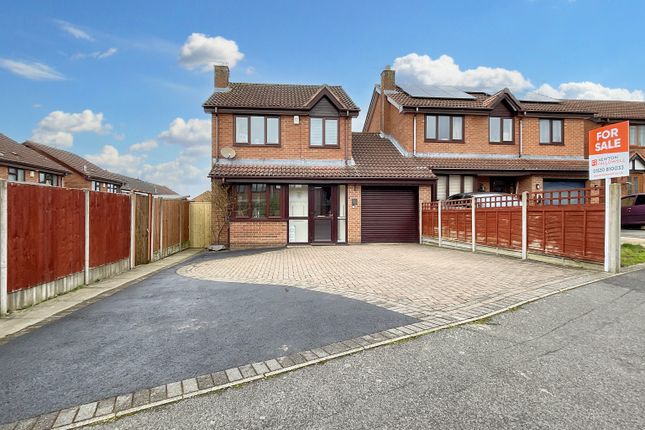 3 bedroom link detached house for sale