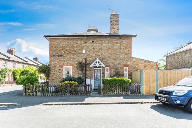 3 bed end terrace house