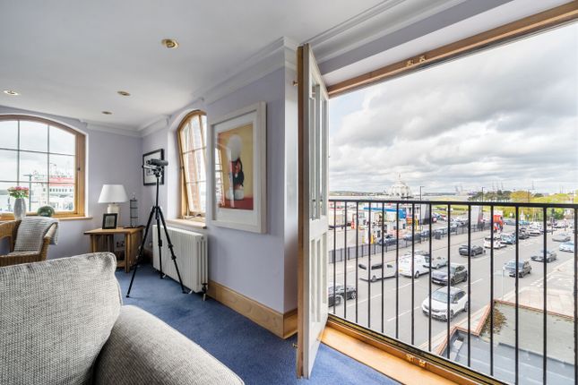 Town Quay, Southampton, Hampshire, SO14 3 bed flat for sale