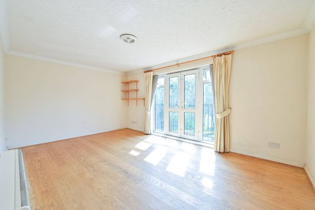 Albany Road, Elephant and Castle... 2 bed flat for sale