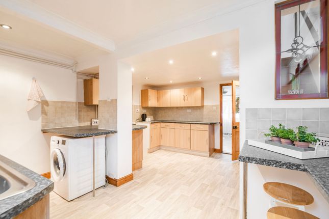 Mill Lane, Corton 2 bed terraced house for sale