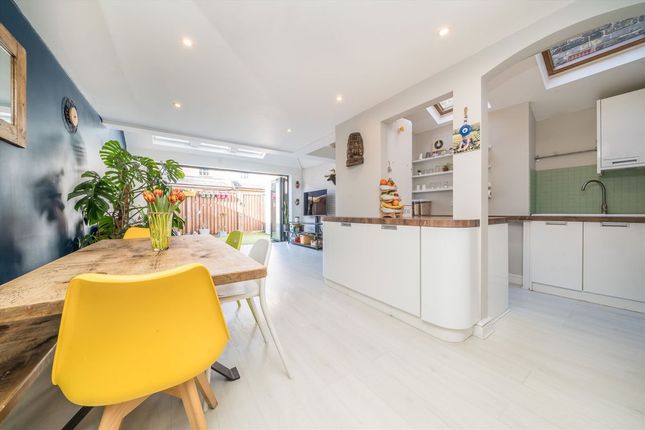 High Street, Thames Ditton KT7 3 bed maisonette for sale