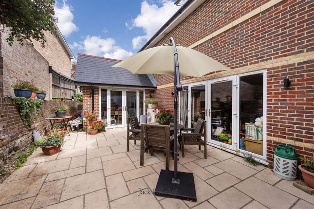 Shipbourne Road, Tonbridge 2 bed detached house for sale