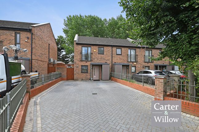 3 bed end terrace house