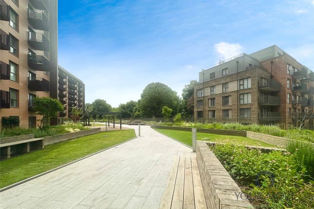 Waterhouse Avenue, Kent ME14 2 bed flat for sale