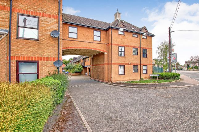 Pine Court, Impington, Cambridge 1 bed flat for sale
